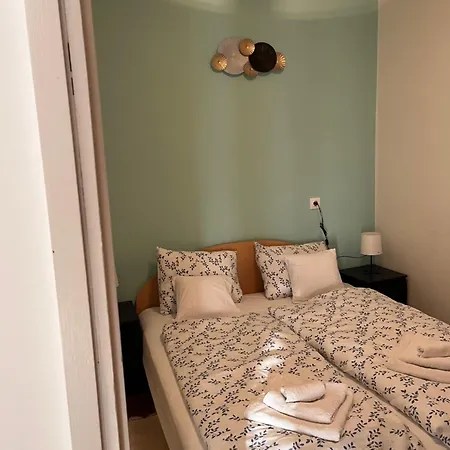 Hajni Apartman Apartament Vonyarcvashegy